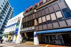 東武ストアとちょっと古めの雑居ビル。