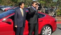 安倍首相がシリコンバレーを訪問したワケ テスラのマスクCEOとは笑顔で｢再会｣