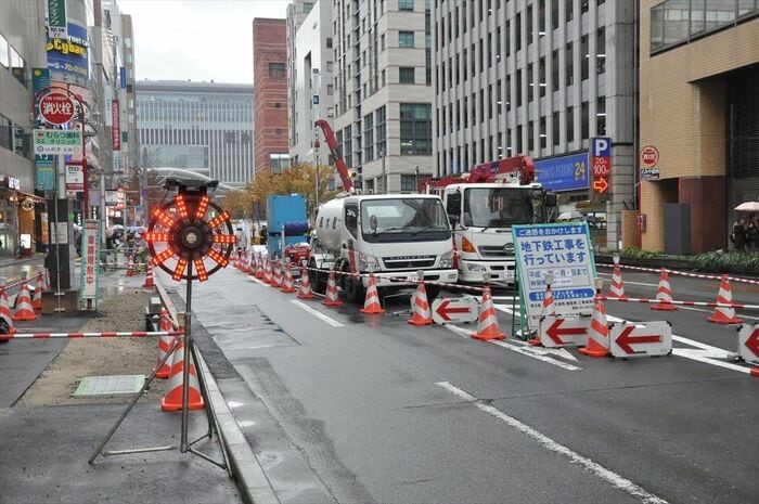 2016年に博多駅前で起きた陥没事故現場付近。