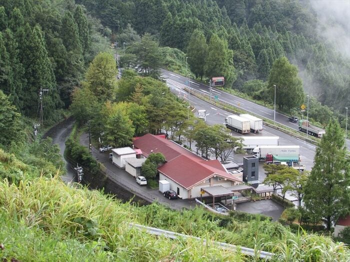 杉津駅の跡は北陸自動車道のPAになっている