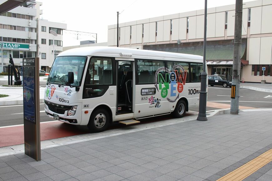塩釜市の「NEWしおナビ100円バス」（筆者撮影）