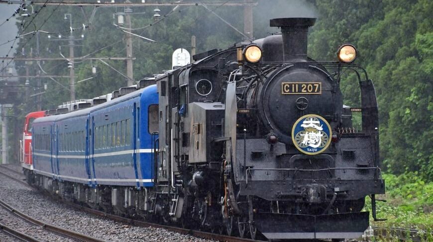 東武の蒸気機関車「大樹」（写真：アシケン／PIXTA）