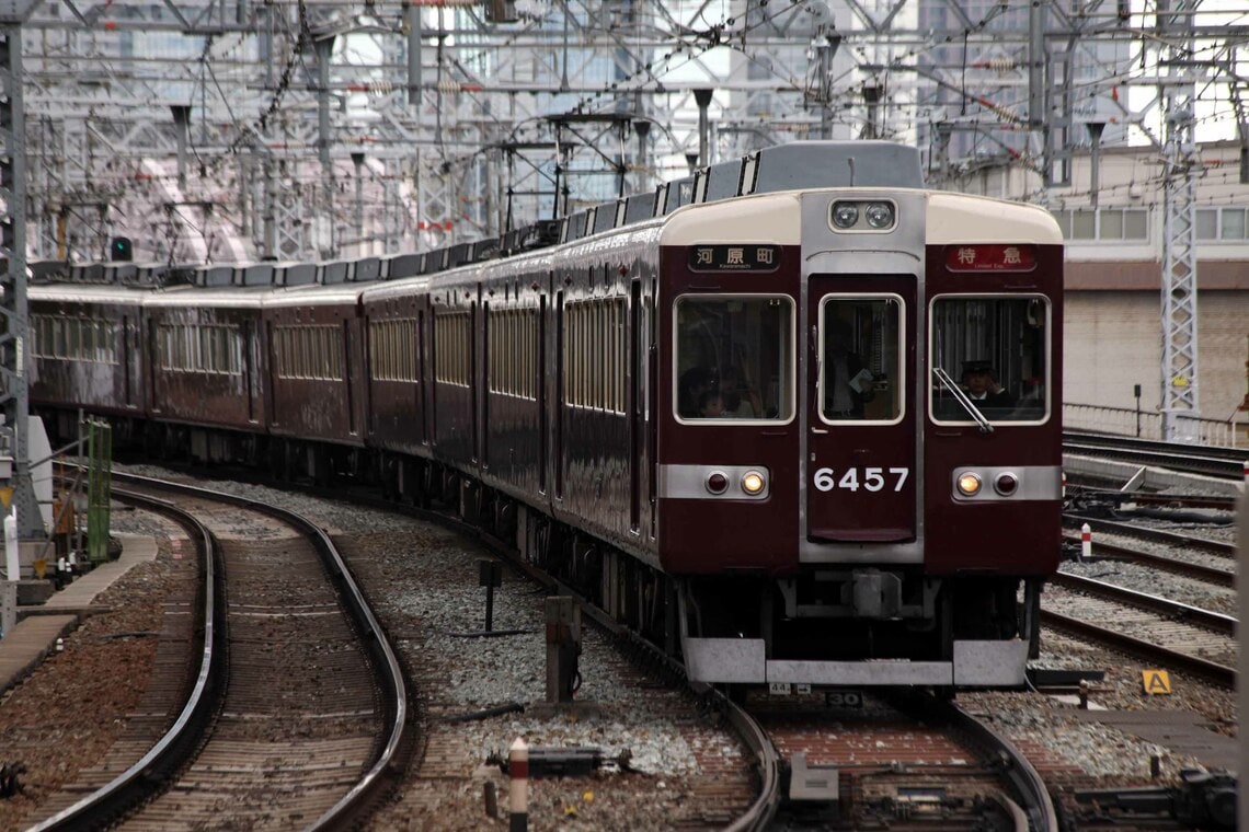 京都線特急として活躍した6300系（撮影：南正時）