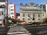 東日本大震災後の津波で倒壊した店舗（写真：男山本店）