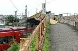 江ノ島線の高架の通路