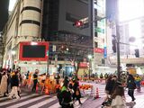 0時を過ぎても人通りの絶えない渋谷駅前＝2023年1月7日0時10分ごろ（記者撮影）