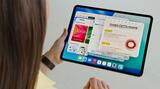 新しいウインドウシステムも、Macのような重なりとタイル表示の自由度を提供。バックグラウンドタスクも許可され、動画の書き出しの処理やダウンロード中に別の作業を行うこともできる（写真：アップル）