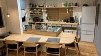 30代料理好き｢自宅サウナー｣アイデア満載の台所 シンク､ガス台､レンジフードにまでこだわり