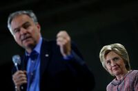 クリントン氏、ケーン上院議員を副大統領候補に　ＴＰＰ支持