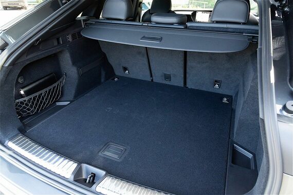 SQ5スポーツバックのラゲージスペース