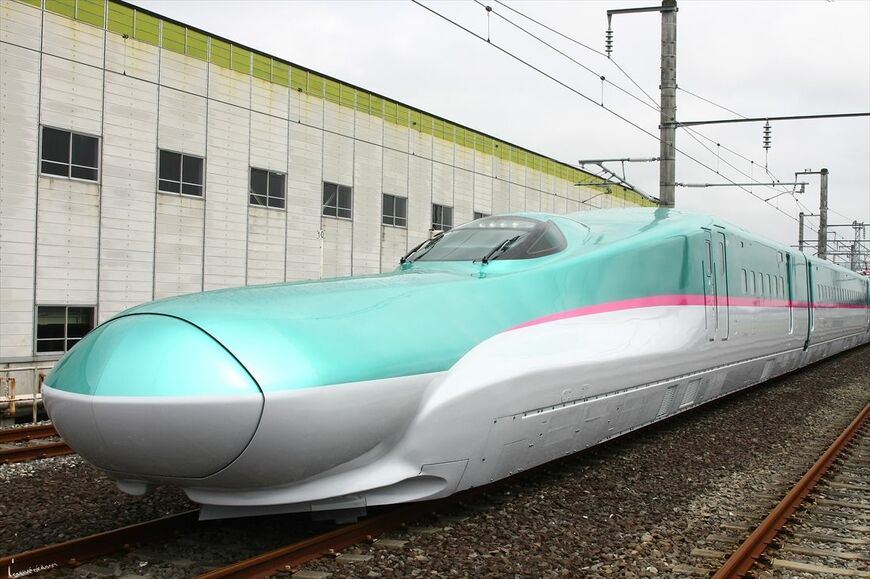 E5系の量産先行車＝2009年（撮影：尾形文繁）