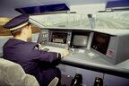 300系走行中の運転台。筆者が代表取材した