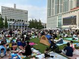 富川市庁舎前の広場