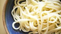 コンビニ3社｢冷しうどん｣に力を入れる事情 ｢女性の新規客獲得｣を超えた狙いがある