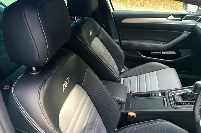 フォルクスワーゲン パサート 2.0TSI R-Line｜Volkswagen Passat 2.0TSI R-Line