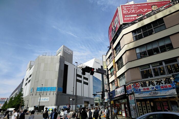 北街区（左奥）は南街区の竣工後に整備する
