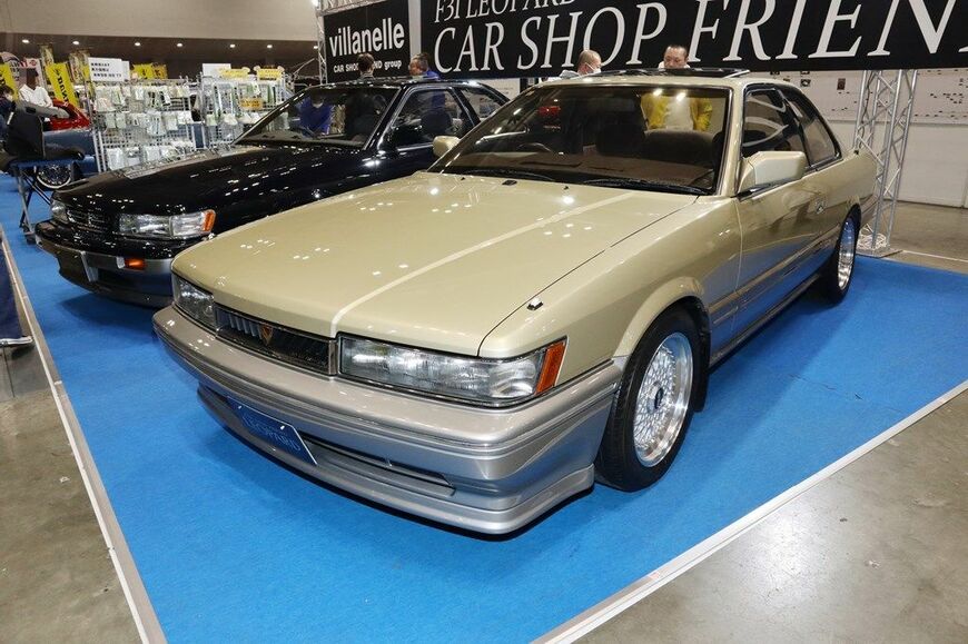 カーショップフレンドが展示していた日産「レパード」（写真：筆者撮影）