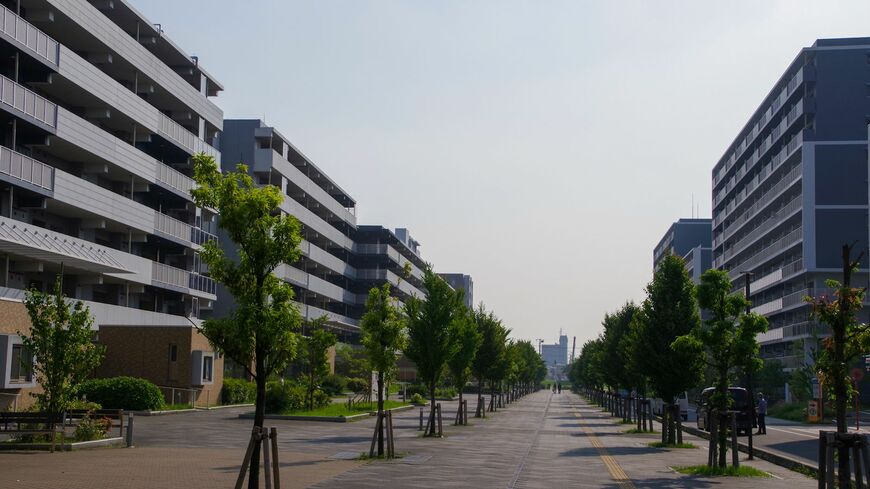 1960年代に埼玉県草加市に造成された大規模団地「草加松原団地」。今年で入居開始から60年。その間に大きく姿を変えた（筆者撮影）