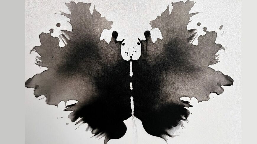 ロールシャッハテスト用の画像例（画像：Adobe Fireflyで生成）