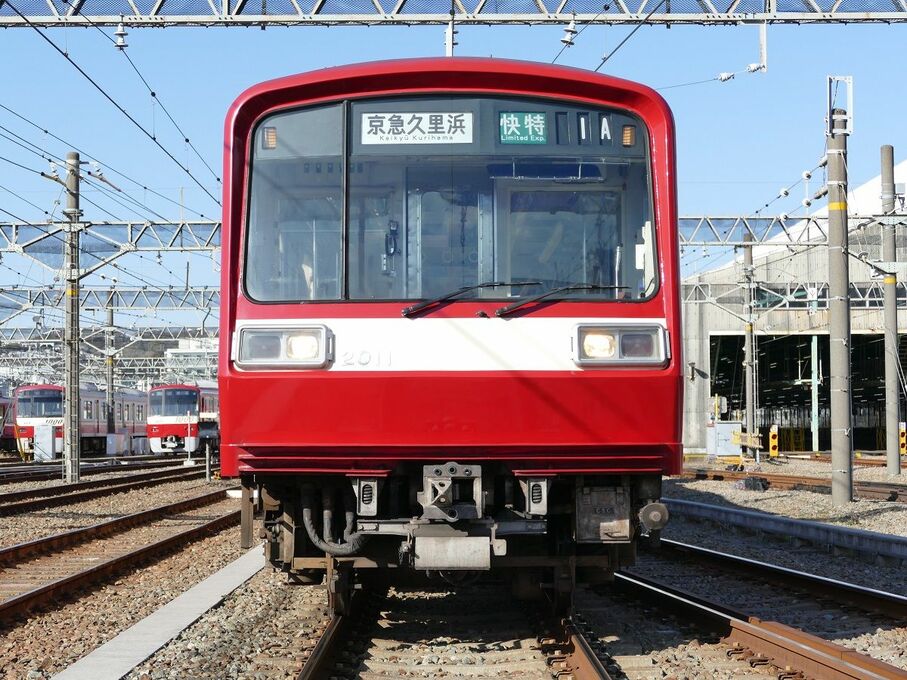 引退2年､京急2000形にみる｢看板列車の品格｣ 斬新デザインと高級感ある