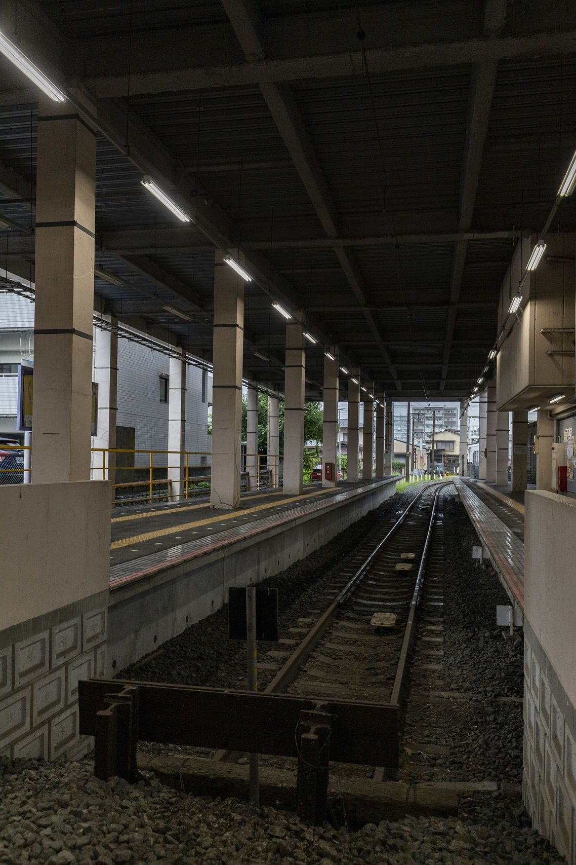 藤崎宮前駅のホームは頭端式の2面1線