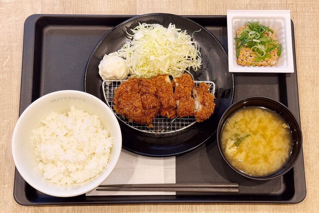 得朝チキンかつ定食