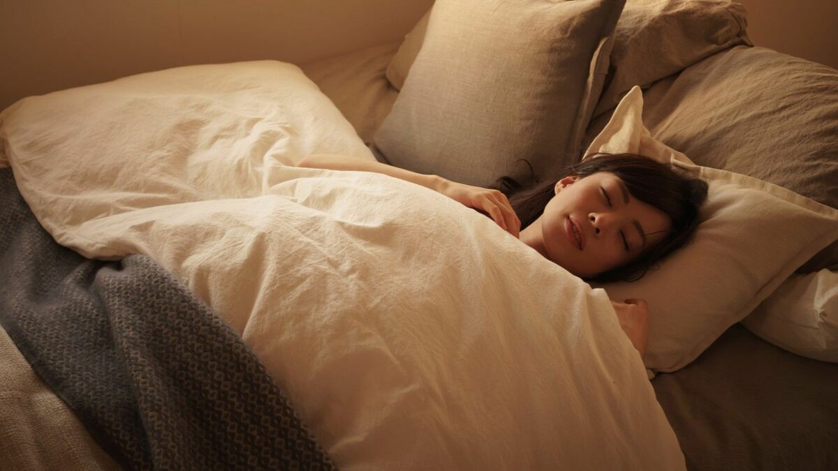 飲酒はNGか？｢質のよい眠り｣を極める睡眠前行動 仕事の効率を上げたいなら睡眠は削らない事 | リーダーシップ・教養・資格・スキル | 東洋経済オンライン