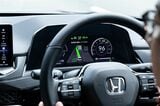 ホンダ量販モデル初のハンズオフ機能を搭載した「アコード e:HEV Honda SENSING 360＋」（写真：三木 宏章）