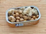 バカリャウとひよこ豆の缶詰は開けるだけでポルトガル気分に（写真：筆者撮影）