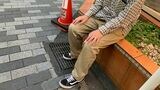 ハヤトさんは4時間近い取材の中でほとんど笑顔を見せることがなかった。「人と関わりたいという気持ちがあるなら、もう少し笑ってみては」というと、「芸人でもないのにですか……」と困惑された。たしかにとりあえず笑っとけ、というのは定型発達の発想かもしれない（筆者撮影）