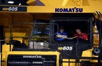 コマツ､前期の最終利益は4割減の1538億円