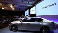 ホンダ､新車の発売日をひっそり”再延期” 10年ぶりに刷新した「レジェンド」に関門