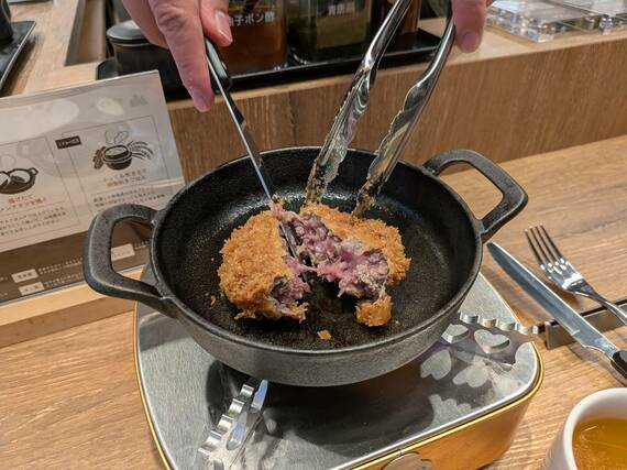 スタッフがカット