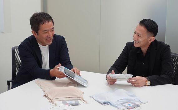 笑顔の藤本さんと日和さん
