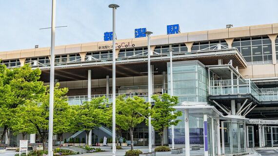 JR新潟駅（写真：PIXSTAR / PIXTA）