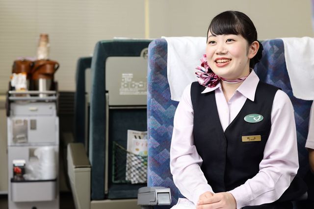 東海道新幹線の 車内販売員 もう一つの重要任務 新幹線 東洋経済オンライン 社会をよくする経済ニュース