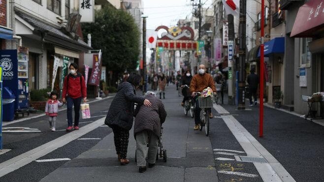 ｢老後2000万円｣問題打開に必要な所得税の焦点