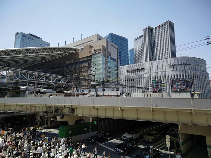 右はヨドバシカメラとホテル阪急レスパイア大阪