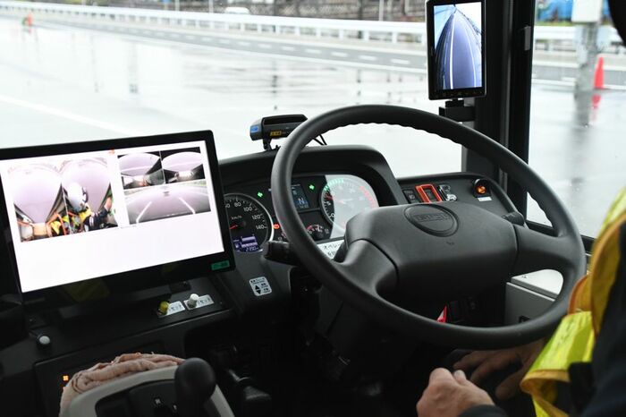 運転台に設置されたモニター