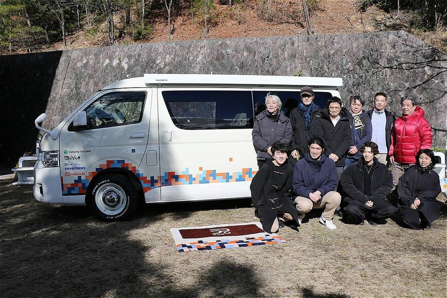 新作キャンピングカー「アコロ」や京都精華大学の授業風景など(写真：京都精華大学)