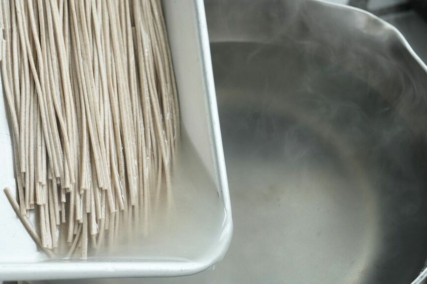 たっぷりの湯を準備しましょう