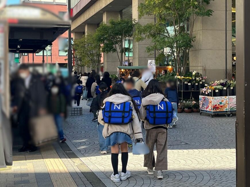 通塾する子どもたち