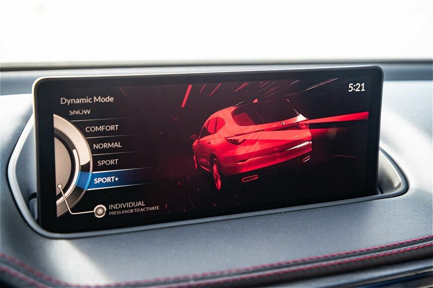 ドライブモードはNORMAL、SPORT、COMFORT、SNOW、INDIVIDUALに加えて、タイプSにはSport+を装備。エアサス装着車は一時的に車高を上げるLIFTも選択できる（写真：平野 陽）