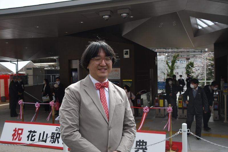 花山駅のリニューアルデザインを手がけた川西康之氏（記者撮影）