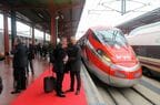 チャマルティン駅ホームに停車する「iryo」