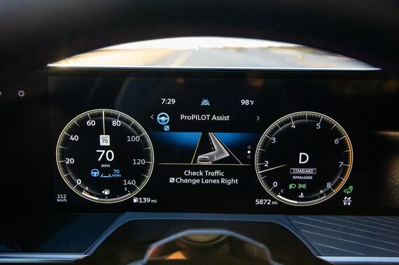 「AUTOGRAPH」はハンズオフアシストも実現する「ProPILOT Assist 2.1」を標準装備