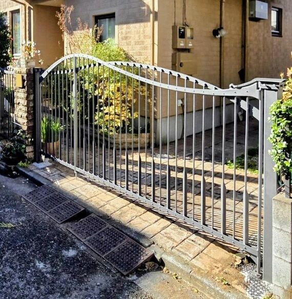 加成さんが手がけた門扉