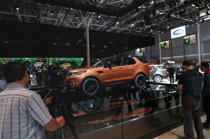 ランドローバー ディスカバリー｜Land Rover Discovery