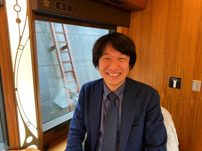 車両のデザインを担当した松岡哲也さん