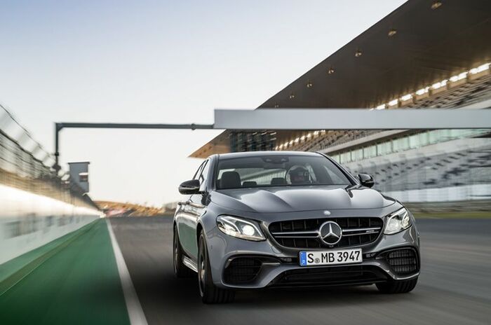 メルセデスAMG E63 S 4マチックプラス｜Mercedes-AMG E63 S 4MATIC＋